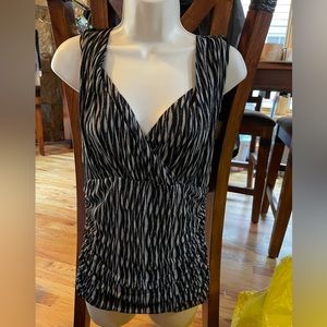 Classiques Entier Women's Large Black Gray Print Wrap Top V Neck Sleeveless